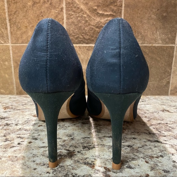 POINTED TOE VELVET HEELS - Picture 4 of 5